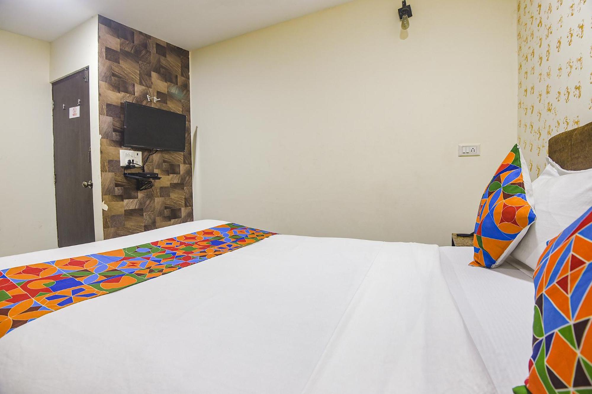 Fabhotel Rj 18 Beach Resort - Nr Baga Beach Екстер'єр фото