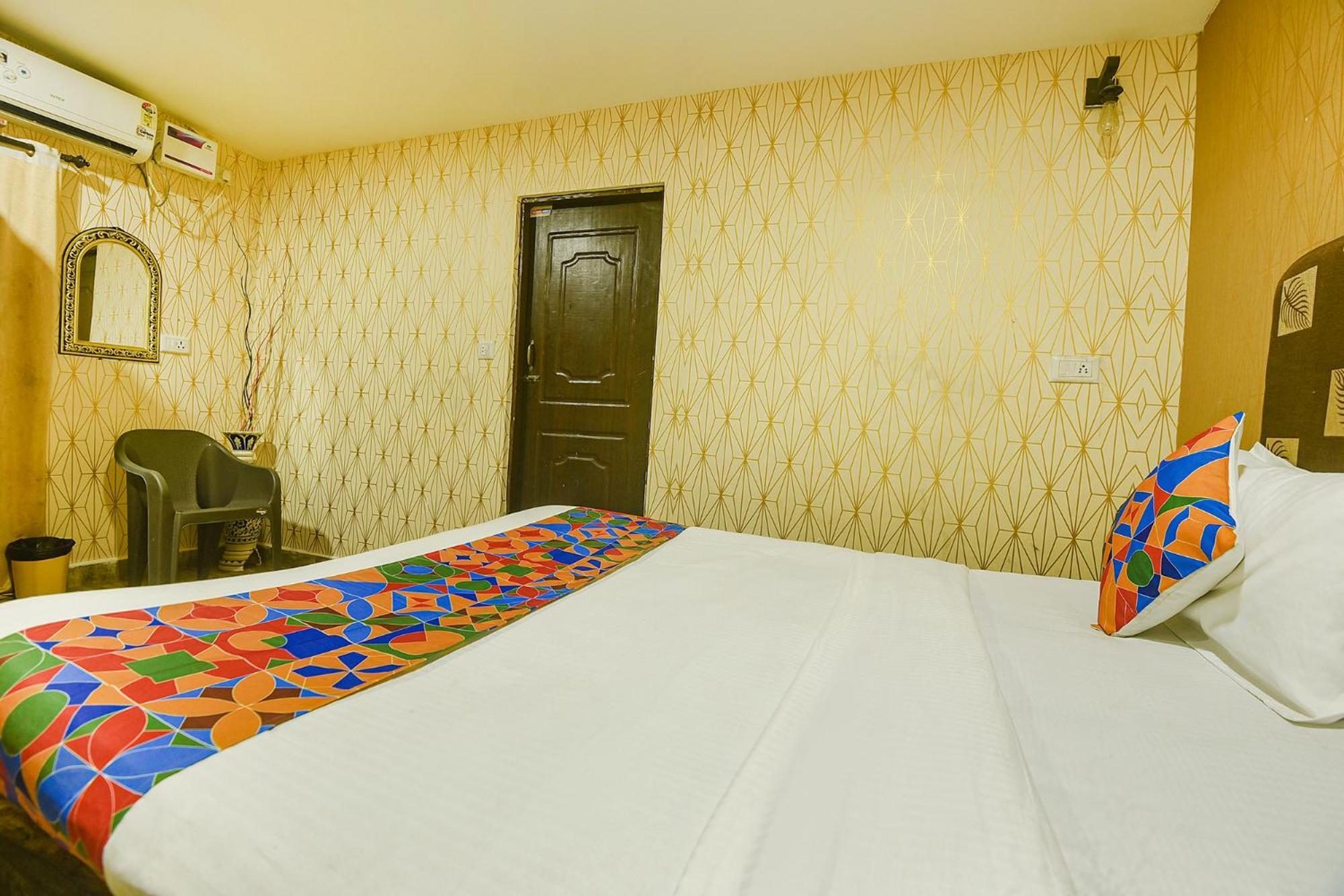 Fabhotel Rj 18 Beach Resort - Nr Baga Beach Екстер'єр фото